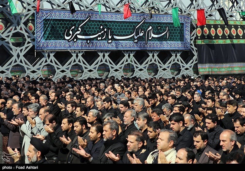 عزاداران حسینی در استان مرکزی نماز ظهر تاسوعا را به جماعت اقامه کردند