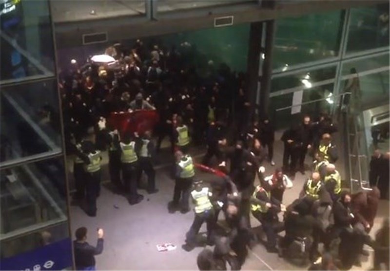 Pro-Refugee Activists Scuffle with Police at London Eurostar Terminal