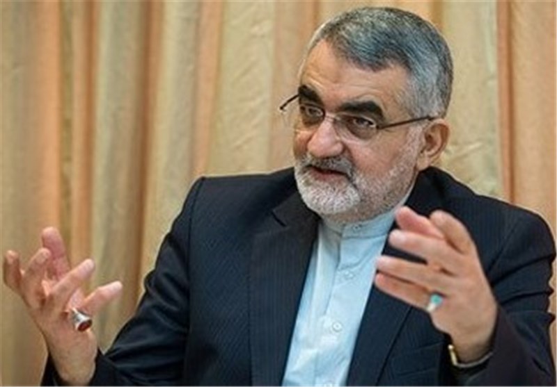بروجردی: طهران وموسکو لن تصمتا إزاء العدوان الأمریکی على سوریا