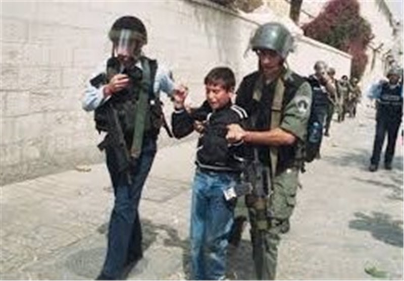 قوات الاحتلال تعتقل فتى بسبب &quot;مسطرة&quot;والاعلان عن هلاک حاخام اثر اصابته فی عملیة طعن