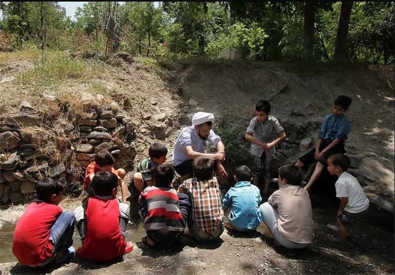 تمام روستاهای لارستان از روحانی مستقر بهره‌مند می‌شوند