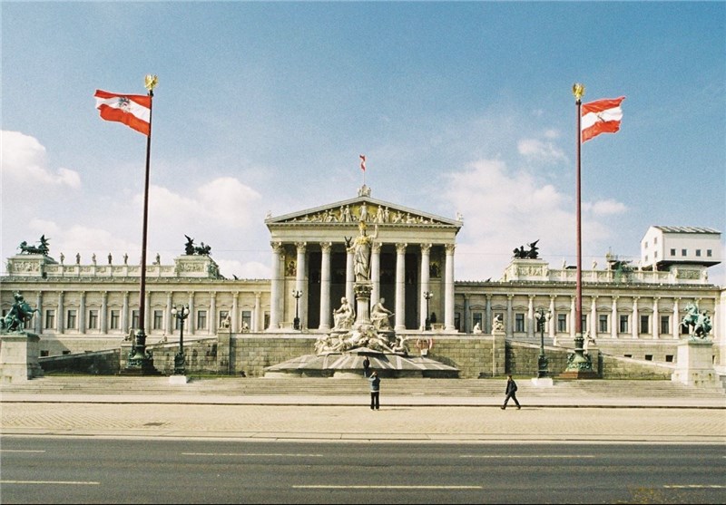 نماینده پارلمان اتریش: پول صهیونیست‌ها منشأ مشکلات جهان است