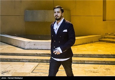 ورود مهرداد صدیقیان به نهمین شب انجمن منتقدان و نویسندگان سینمای ایران