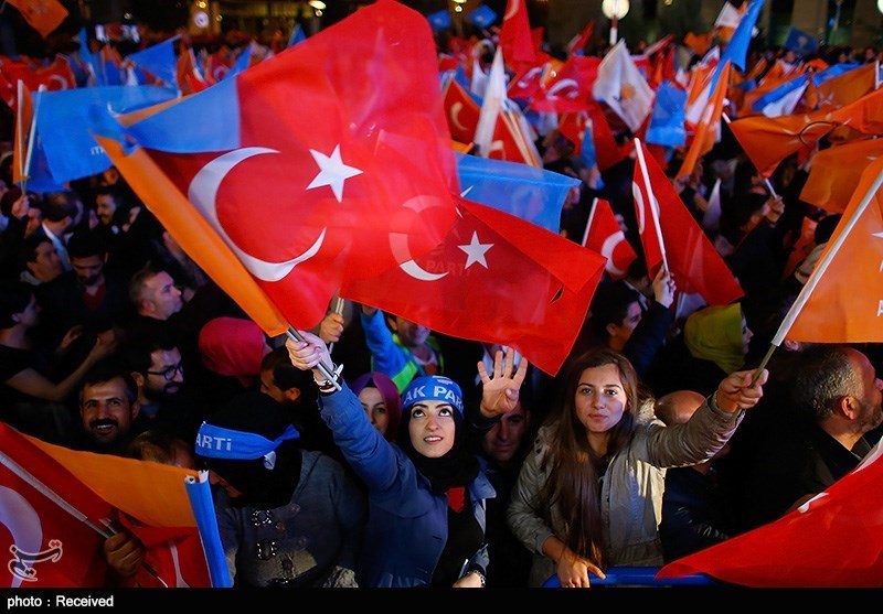 نگاهی به مطالب ستون نویس‌های ترکیه|وقتی که مخالفین را خائن و تروریست می‌نامند