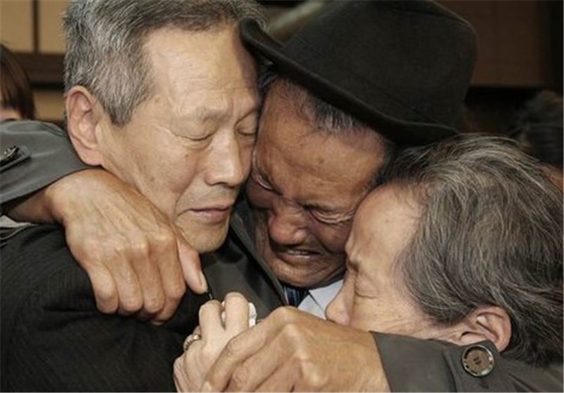 عکس/تجدید دیدار خانواده های کره ای
