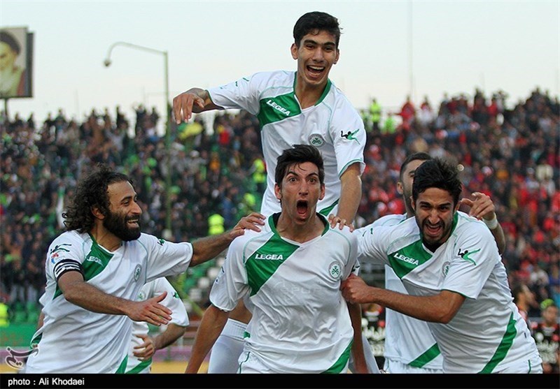 پیروزی ذوب‌‌آهن مقابل نفت در تهران/ شاگردان گل‌محمدی جای پرسپولیس را گرفتند