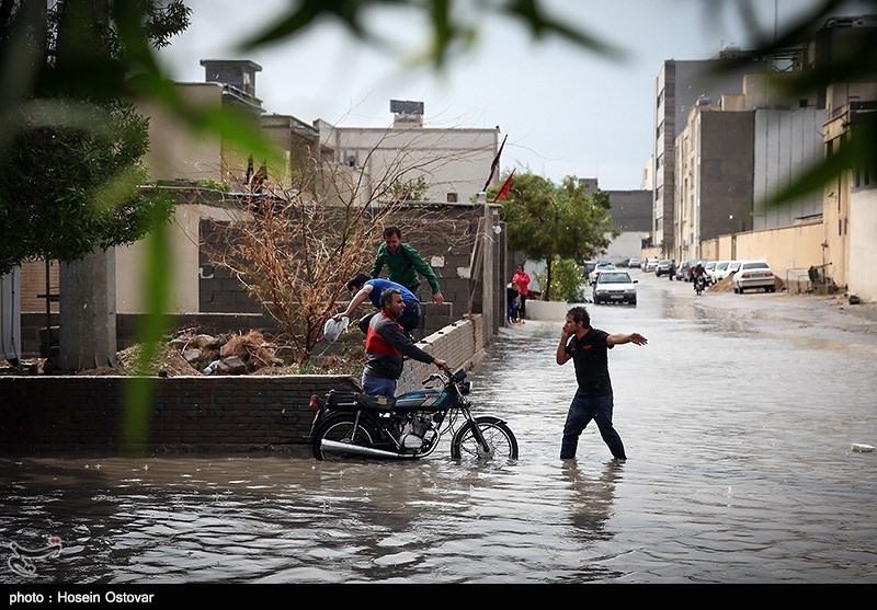 آب‌گرفتگی معابر در مرکز استان خوزستان/بلوارهای ساحلی اهواز در معرض سیلاب