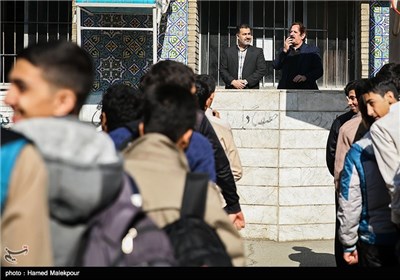 سخنرانی مجید مجیدی در جمع دانش‌آموزان دبیرستان نظام مافی