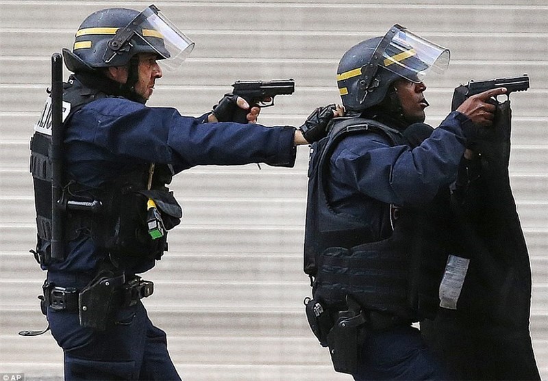 Paris Extends Ban on Rallies until Nov 30 Start of UN Climate Talks: Police