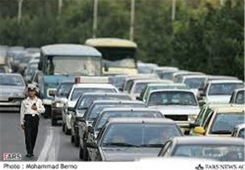 ترافیک سنگین در محور ایلام-مهران/تردد از مسیر‌های خاکی باعث گره‌های ترافیکی می‌شود