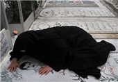 خاکسپاری مادر شهیدان ابراهیمی در قطعه ایثارگران گلزار شهدا