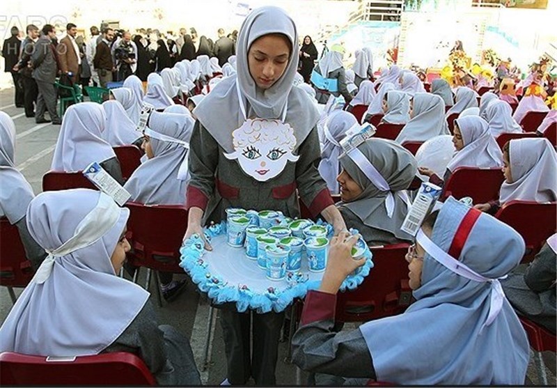 توزیع شیر رایگان در مدارس 9 استان از ابتدای آذر
