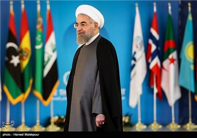 حجت‌الاسلام حسن روحانی رئیس جمهور در مراسم استقبال از رؤسای جمهور شرکت کننده در سومین اجلاس سران مجمع کشورهای صادرکننده گاز (GECF)