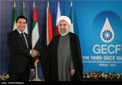 استقبال حجت‌الاسلام حسن روحانی رئیس جمهور از قربان‌قلی بردی محمداف رئیس جمهور ترکمنستان - سومین اجلاس سران مجمع کشورهای صادرکننده گاز (GECF)