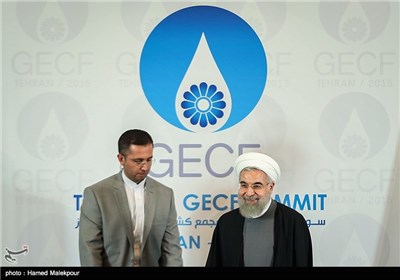ورود حجت‌الاسلام حسن روحانی رئیس جمهور به محل نشست خبری - سومین اجلاس سران مجمع کشورهای صادرکننده گاز