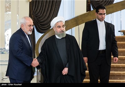 حجت‌الاسلام حسن روحانی رئیس جمهور و محمدجواد ظریف وزیر امور خارجه
