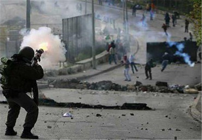 زخمی شدن 10 فلسطینی با گلوله جنگی در درگیری‌های امروز کرانه باختری