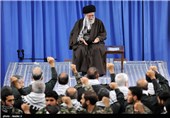 دفاعی پیداوار میں مزید بہتری لائیں تاکہ دشمن ایران کو دھمکی کا سوچ بھی نہ سکے، امام خامنہ ای