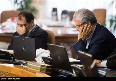 علی ربیعی وزیر کار و رفاه در جلسه هیئت دولت