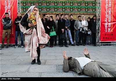 نمایش خیابانی پانزدهمین جشنواره تئاتر مقاومت