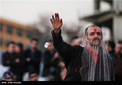 نمایش خیابانی پانزدهمین جشنواره تئاتر مقاومت