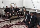 رئیس سازمان حج با خانواده‌های شهدای منا در بروجرد دیدار کرد‌