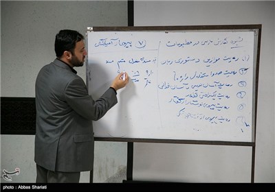 نخستین همایش منطقه‌ای آموزش تخصصی خبرنگاران استانی در کرج .