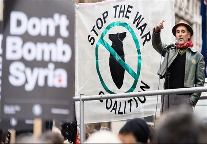 تظاهرات فی لندن ضد قرار رئیس الوزراء البریطانی بقصف سوریا + صور