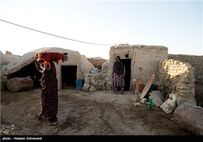 زندگی روز مره اهالی روستای خمّر آخرین روستای ایران در منطقه هیرمند زابل