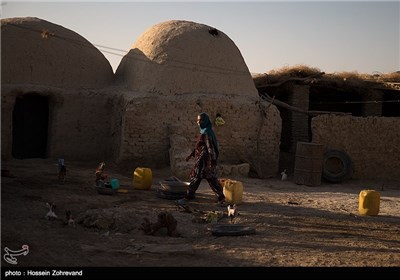 زندگی روز مره اهالی روستای خمّر آخرین روستای ایران در منطقه هیرمند زابل