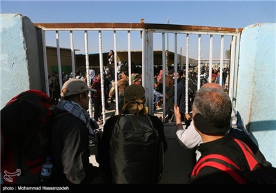 Iran-Iraq Border Crossings Witnessing High Number of Pilgrims ahead of Arbaeen