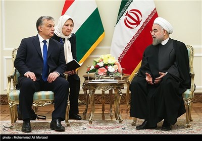 Iran's President, Hungarian Prime Minister Stress Expansion of Ties