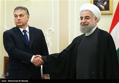 Iran's President, Hungarian Prime Minister Stress Expansion of Ties