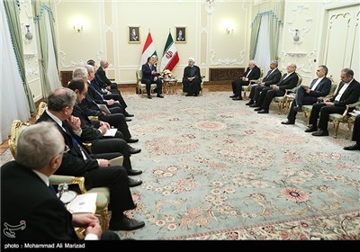 Iran's President, Hungarian Prime Minister Stress Expansion of Ties