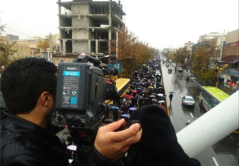 روایت عکس‌ها و فیلم‌ها از حضور پرشور مردم در راهپیمایی اربعین 1437 تهران