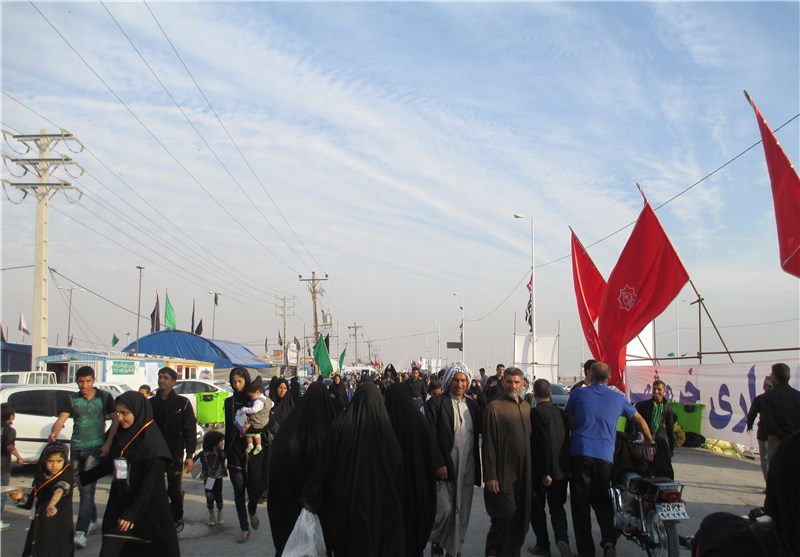 موکبهای مردمی خوزستان در مسیر 15کیلومتری مرزشلمچه در حال آماده‌سازی برای خدمت به زائران حسینی+ تصاویر