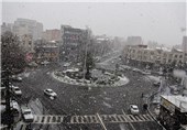 نخستین برف پاییزی شهرهای آذربایجان غربی را سفیدپوش کرد