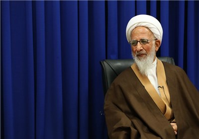 انتخابات ایران| آیت‌الله جوادی آملی رأی خود را به صندوق انداخت 