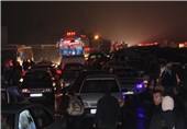 ترافیک مهران چند روزه شد/سرما و ترافیکی که زائران اربعین را در مهران زمین‌گیر کرد