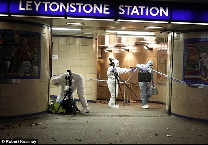 چاقوکشی یک داعشی در متروی لندن + عکس و فیلم
