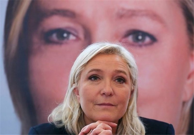 France&apos;s Le Pen Vows to Hold Referendum on EU If Elected