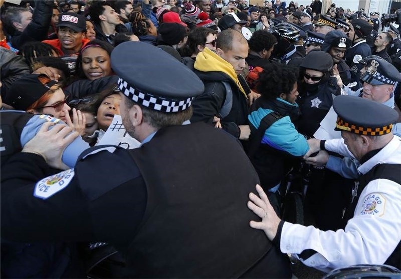 تظاهرات ضدنژادپرستی مردم شیکاگو برای کناره‌گیری شهردار+تصاویر