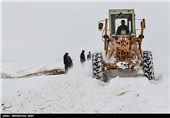 تلاش‌ها برای بازگشایی محورهای روستایی زنجان ادامه دارد