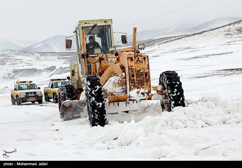 80 روستای استان زنجان در محاصره برف و کولاک هستند‌