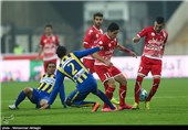 دیدار تیم‌های فوتبال پرسپولیس و گسترش فولاد تبریز