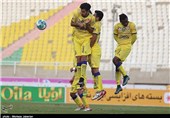 رنگ پیراهن دوم تیم نفت تهران تغییر کرد