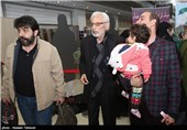 ورود جمشید مشایخی بازیگر به فرودگاه کیش جهت شرکت در مراسم تجلیل از هنرمندان پیشکسوت