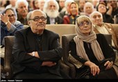 اکبر زنجان‌پور در مراسم تجلیل از هنرمندان پیشکسوت - کیش