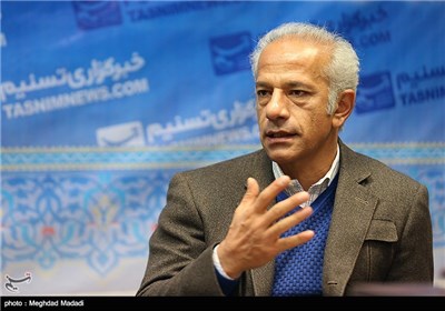 حضور محمد خاکپور سرمربی تیم ملی فوتبال امید در خبرگزاری تسنیم