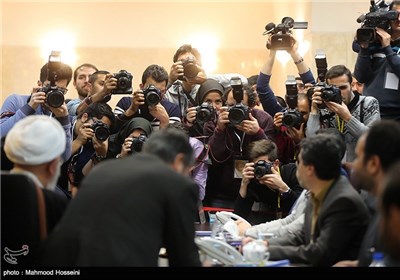 ثبت‌نام داوطلبان انتخابات مجالس شورای اسلامی و خبرگان رهبری - وزارت کشور